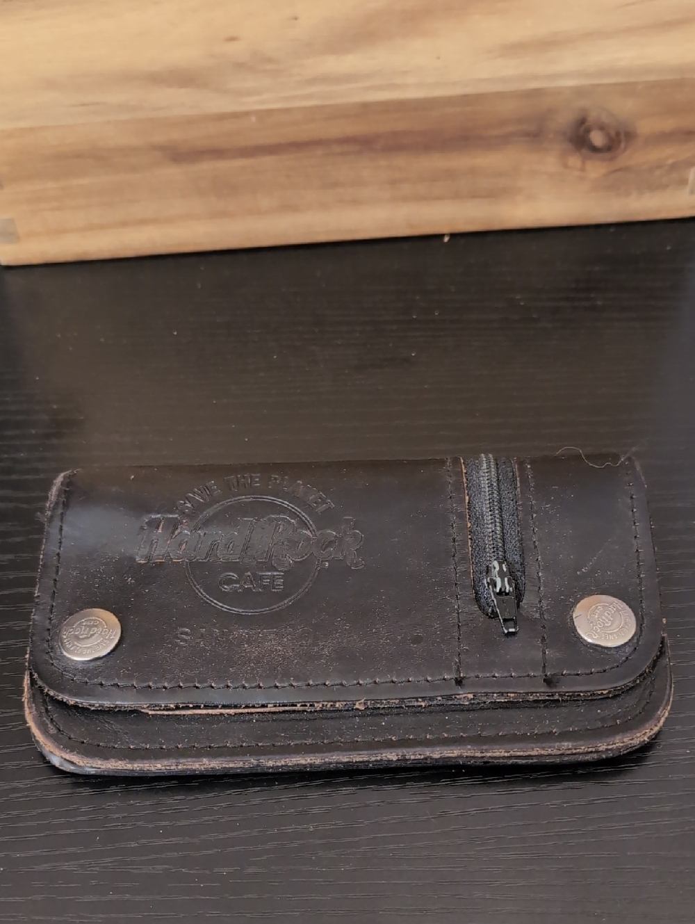 Hard Rock Cafe dark brown leather zip and snap wallet